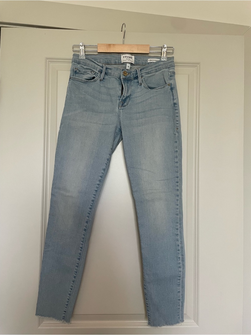 Frame Le Skinny de Jeanne Crop Light Blue Wash Jeans